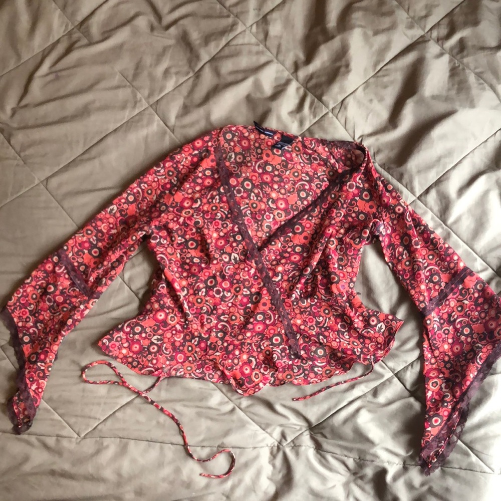 wrap around top with brown lace trim, look at that pattern!!!! to die for